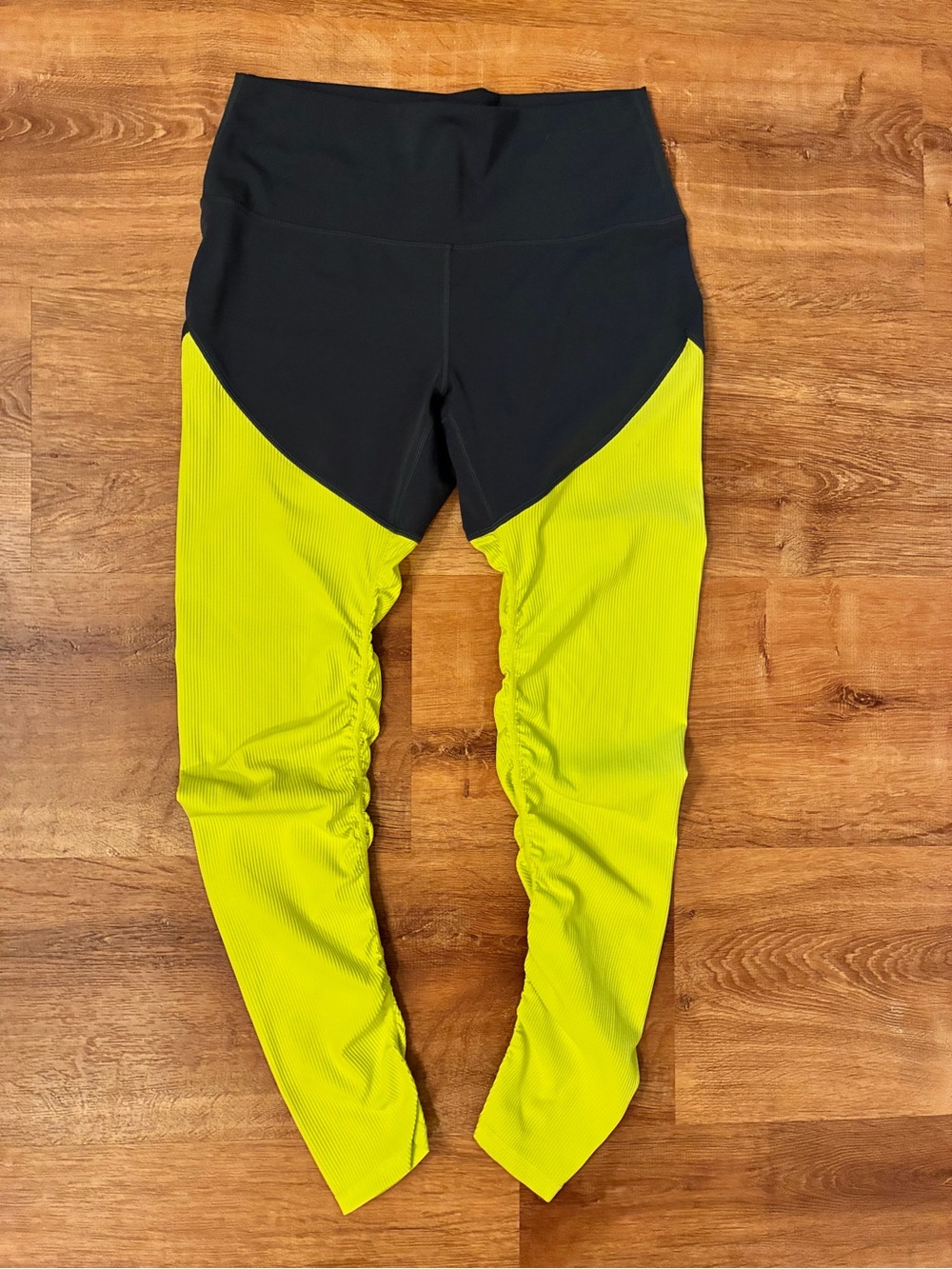 ZYIA Yellow Parallel Luxe Hi-Rise 7/8 24” Sz 6-8 Dark Charcoal Gray Ruching Legs